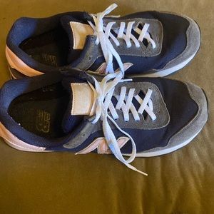 New Balance walking shoe 8.5